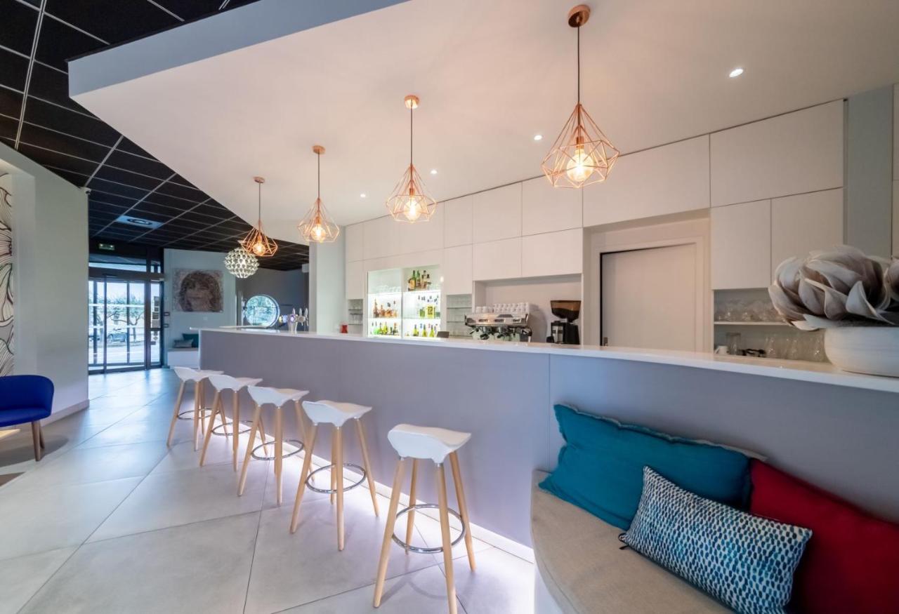 Sous Les Pins Hotell Étoile-sur-Rhône Eksteriør bilde